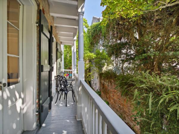 French Quarter Lanaux Mansion Bed and Breakfast : photo 7 de la chambre bungalow deluxe - vue sur jardin