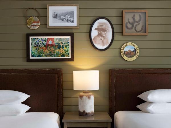 Hyatt Regency Hill Country Resort & Spa : photo 1 de la chambre chambre 2 lits queen-size avec douche accessible en fauteuil roulant