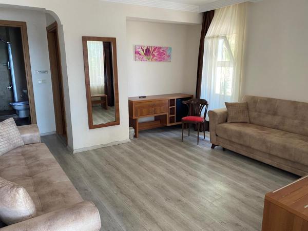 Melis Hotel Kusadasi : photo 3 de la chambre chambre quadruple - vue sur mer - annexe