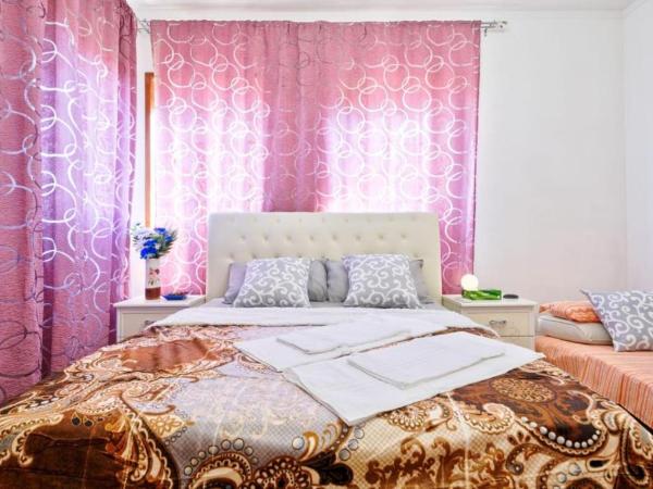 Apt Venice City : photo 3 de la chambre chambre triple avec salle de bains commune