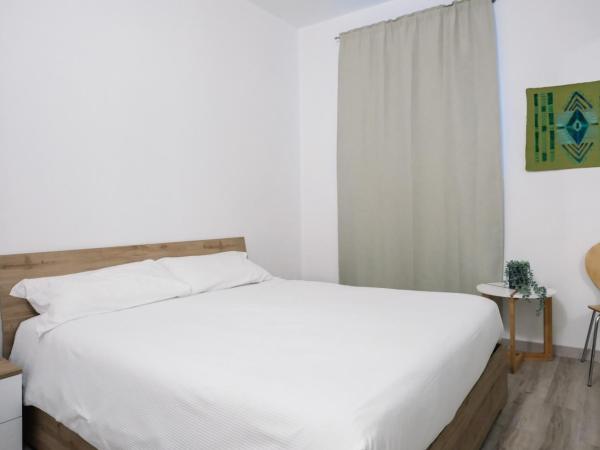 Flora Inn Scotti's House - Due passi in centro : photo 6 de la chambre chambre double avec salle de bains privative