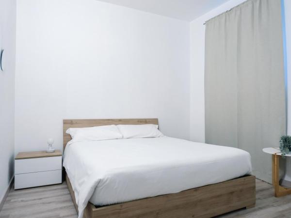 Flora Inn Scotti's House - Due passi in centro : photo 1 de la chambre chambre double avec salle de bains privative