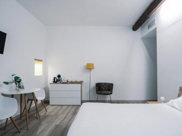 Flora Inn Scotti's House - Due passi in centro : photo 5 de la chambre chambre double avec salle de bains privative