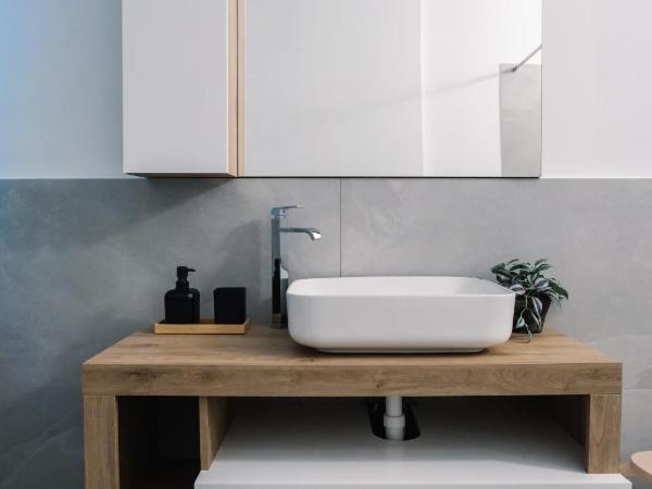 Flora Inn Scotti's House - Due passi in centro : photo 9 de la chambre chambre double avec salle de bains privative