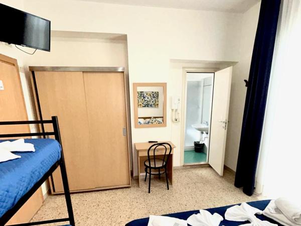 Hotel Staccoli : photo 8 de la chambre chambre quadruple