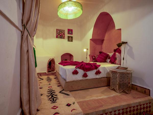 Riad Yalla habibi : photo 1 de la chambre chambre double deluxe avec baignoire