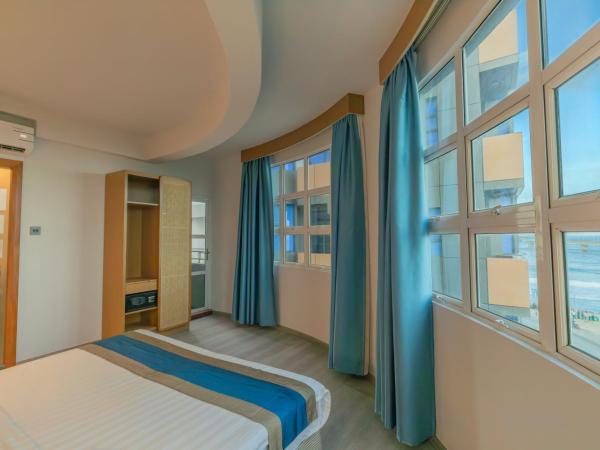 UMET Seaview Hotel with Free Roundtrip Airport Pick up and drop off : photo 3 de la chambre suite exécutive