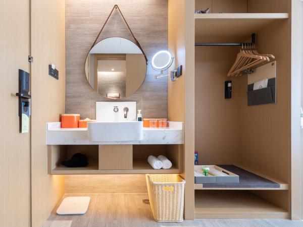 Atour Hotel Shenzhen Nanshan Shili Metro Station : photo 3 de la chambre chambre lit queen-size Élégante