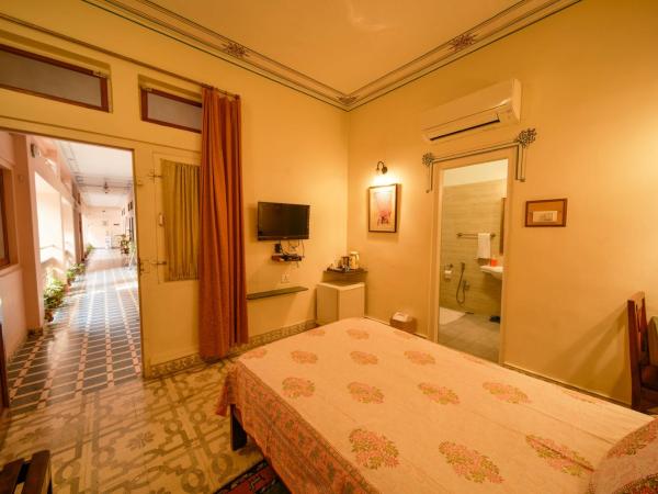 Hotel Arya Niwas : photo 2 de la chambre chambre simple standard