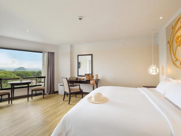 The Riverie by Katathani SHA Extra Plus : photo 6 de la chambre suite familiale