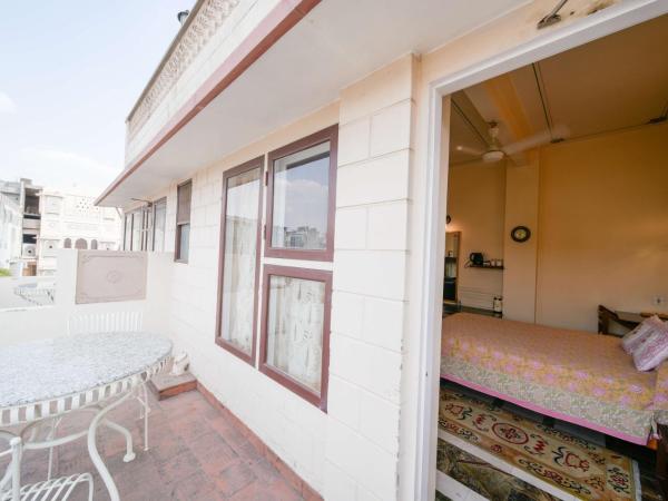 Hotel Arya Niwas : photo 6 de la chambre chambre deluxe double ou lits jumeaux