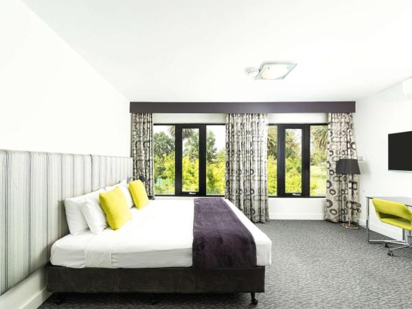 Comfort Hotel East Melbourne : photo 1 de la chambre suite lit king-size