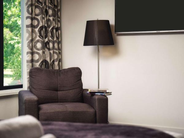 Comfort Hotel East Melbourne : photo 3 de la chambre suite lit king-size