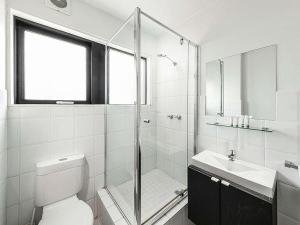 Comfort Hotel East Melbourne : photo 5 de la chambre suite supérieure lit king-size