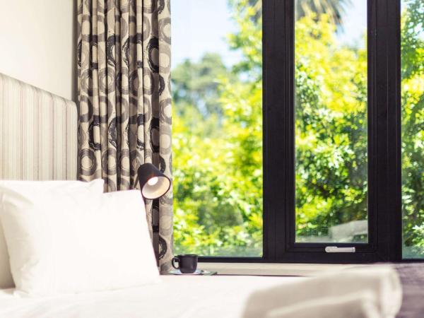 Comfort Hotel East Melbourne : photo 2 de la chambre suite supérieure lit king-size