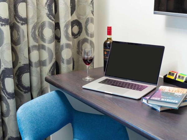 Comfort Hotel East Melbourne : photo 4 de la chambre suite supérieure lit king-size