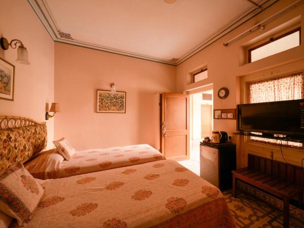Hotel Arya Niwas : photo 2 de la chambre chambre double ou lits jumeaux supérieure