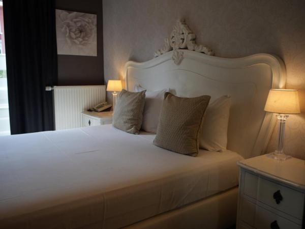 Hôtel Verone - Liège Centre : photo 4 de la chambre chambre double avec douche