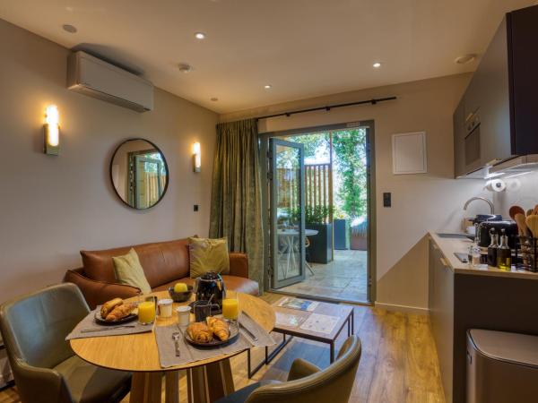 La Perle de Domme : photo 5 de la chambre studio avec terrasse