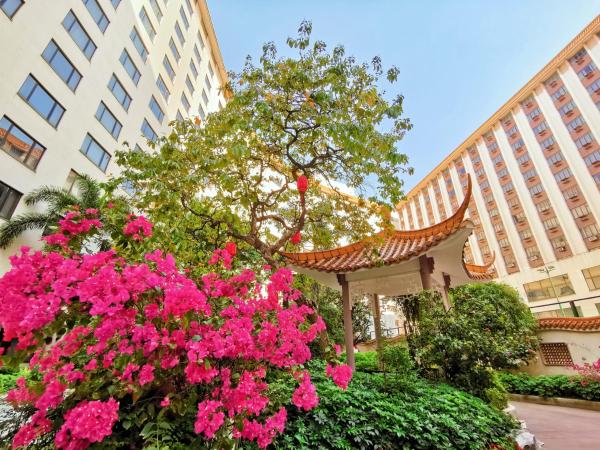 China Hotel Guangzhou-Free Shuttle Bus to Canton Fair Complex : photo 3 de la chambre chambre lit king-size premier