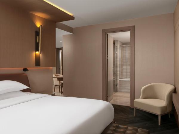 Sheraton Istanbul City Center : photo 6 de la chambre suite exécutive avec accès au salon