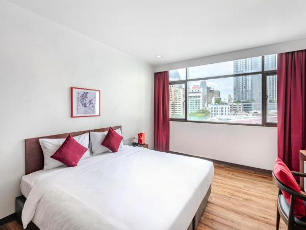 Ruamchitt Plaza Hotel : photo 4 de la chambre chambre double deluxe