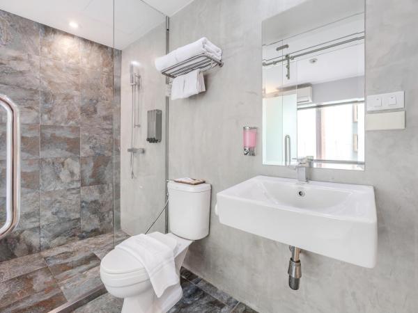 Ruamchitt Plaza Hotel : photo 7 de la chambre chambre double supérieure