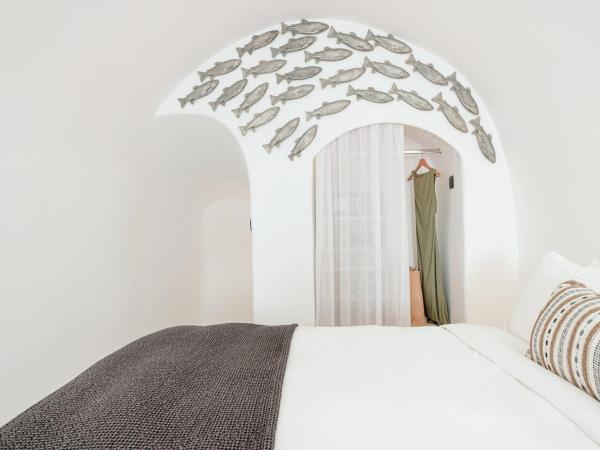 IKIES Santorini : photo 5 de la chambre maison the fisherman - vue sur caldera