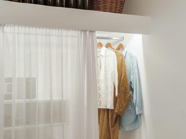 IKIES Santorini : photo 10 de la chambre suite the winemaker avec bain à remous - vue sur caldera