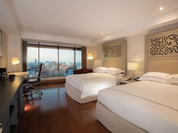 Barcelo Guadalajara : photo 3 de la chambre suite lit queen-size