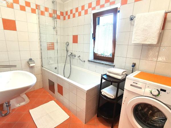 Apartments Villa Tre Marie : photo 2 de la chambre appartement 1 chambre avec balcon et vue sur mer