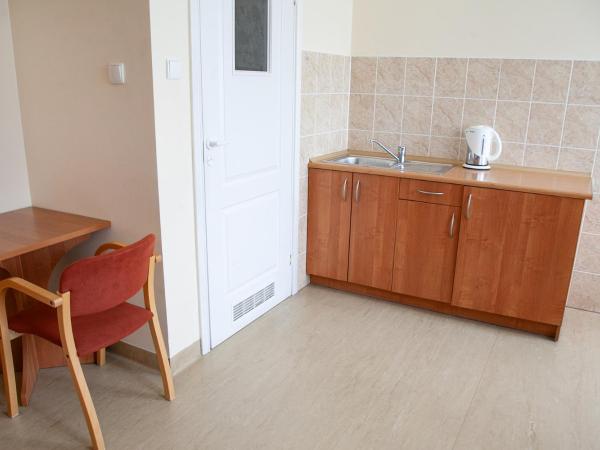 Dom Pracy Twórczej Politechniki Morskiej w Szczecinie : photo 5 de la chambre chambre quadruple