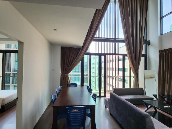 My Misto Homestay, Riverson Soho : photo 6 de la chambre appartement 4 chambres avec balcon 

