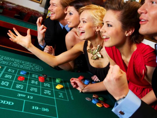 Clifton Victoria Inn at the Falls : photo 1 de la chambre king suite with whirlpool - casino package – includes $50 casino credit