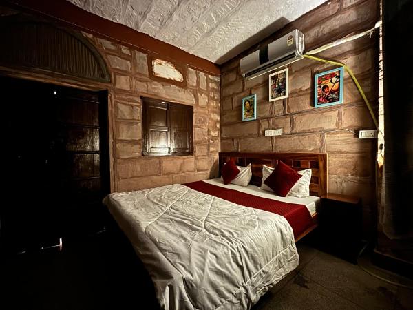 BlaBla Hostel : photo 2 de la chambre chambre double deluxe avec vue sur château