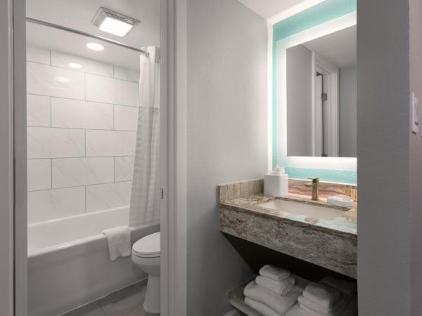 Grande Cayman Resort : photo 4 de la chambre resort view jr suite