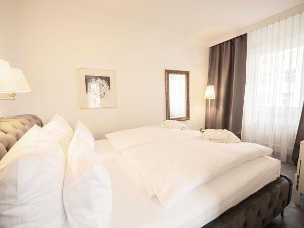 Bernstein Hotel Villa Kastania : photo 6 de la chambre suite familiale avec balcon