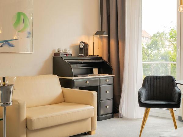 Bernstein Hotel Villa Kastania : photo 5 de la chambre suite familiale avec balcon