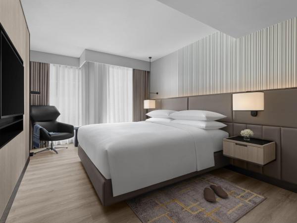 Marriott Executive Apartments, Bangkok Townhall Sukhumvit : photo 3 de la chambre one-bedroom apartment with king bed and balcony - city view