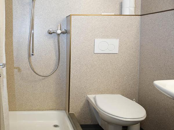 Hotel Rössli : photo 4 de la chambre chambre simple Économique avec salle de bains privative séparée