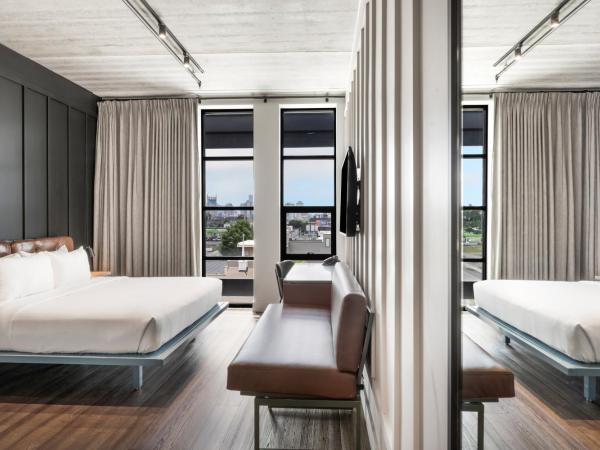 Waymore's Hotel : photo 2 de la chambre chambre lit king-size - vue sur horizon