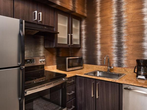 Residence Inn Denver City Center : photo 10 de la chambre studio lit queen-size avec canapé-lit - adapté aux personnes malentendantes