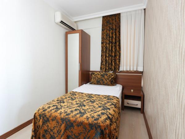 The Corner Park Hotel : photo 3 de la chambre chambre triple standard