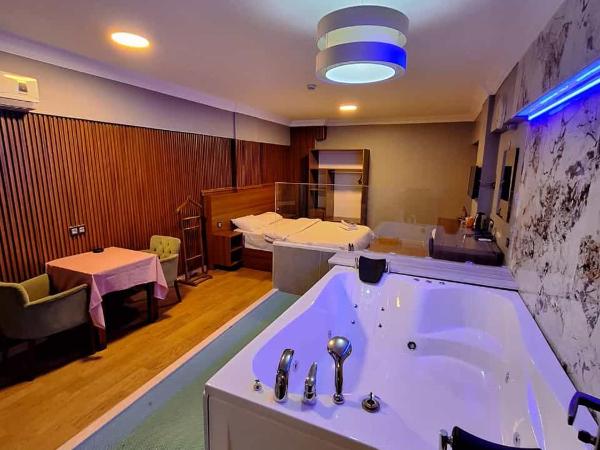 Emsa Otel Maltepedeki Eviniz : photo 8 de la chambre chambre quadruple standard avec balcon