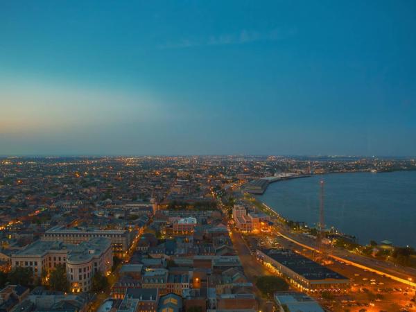 New Orleans Marriott : photo 7 de la chambre chambre lit king-size - vue sur rivière