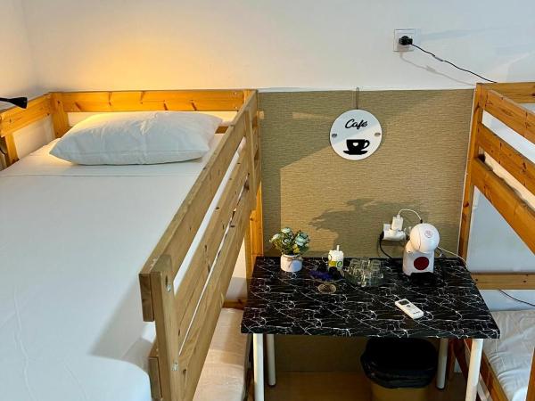 D'Lis Hostel : photo 1 de la chambre lit superposé dans dortoir mixte
