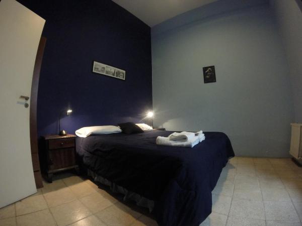Sabatico Travelers Hostel & Guesthouse : photo 3 de la chambre chambre double avec salle de bains privative