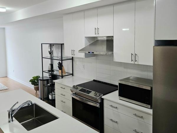 Private Room with Full Bathroom in the centre of Toronto, ON, Canada : photo 2 de la chambre chambre lits jumeaux avec salle de bains