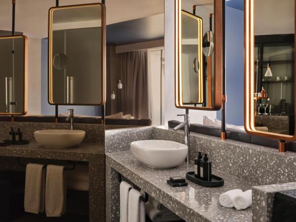 W Edinburgh : photo 4 de la chambre chambre lit king-size avec balcon fabulous