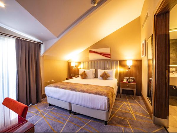 Ramada by Wyndham Istanbul Alibeykoy : photo 3 de la chambre suite familiale avec balcon